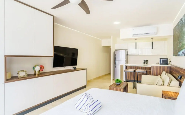 New Chic Studio Space with Jungle Roof Pool & Lounge