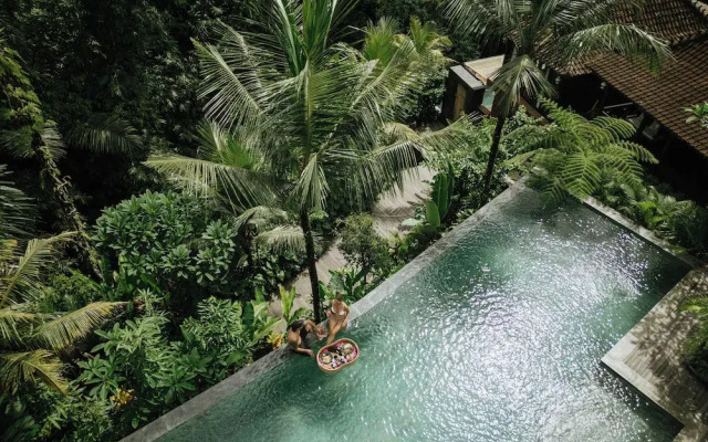 Aksmi Suites & Villas