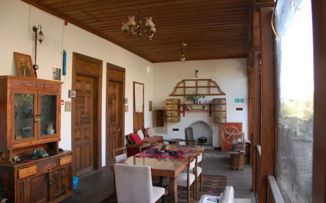 Birgi Hotel Saliha Hanim Tas Konak