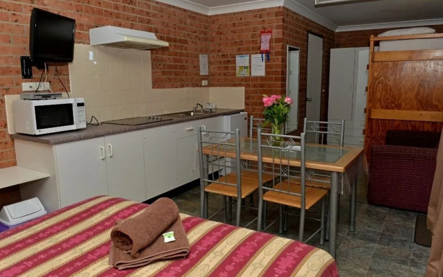 Fossicker Caravan Park