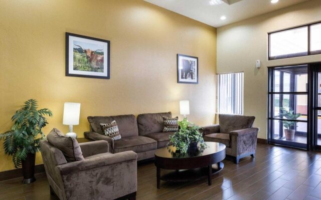 Quality Suites Houston NW Cy-Fair