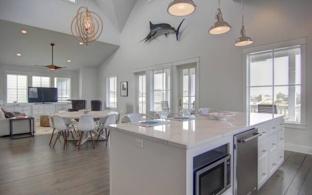 Cinnamon Shore- High Tide 243 HI