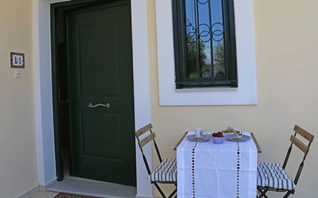 New-olivaholidayhomes - Pastel Studio pool