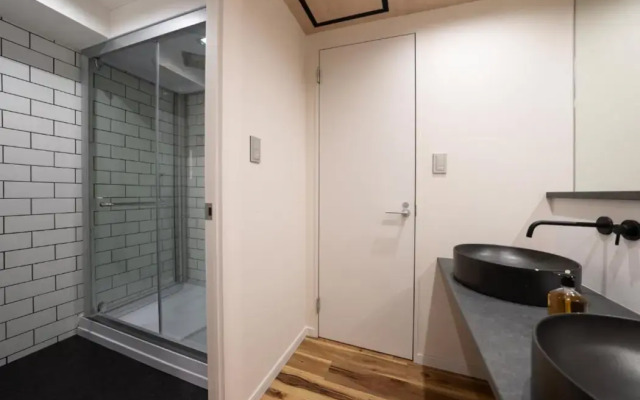 Uh Suite Namba Station