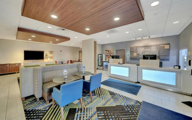 Holiday Inn Express Hotel & Suites Beatrice by IHG