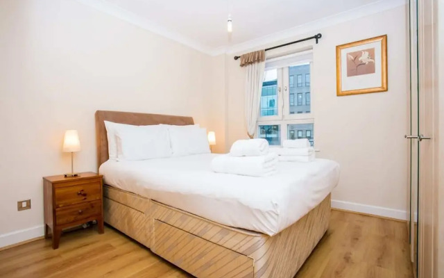1 Bedroom Apartment near St. Paul's Cathedral