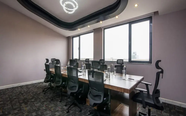 Maa Hotel and Suites