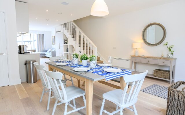 Saltstone, 3 Island Place