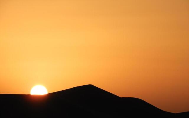 "room in Lodge - Sleep In Luxury Tent In Desert !"