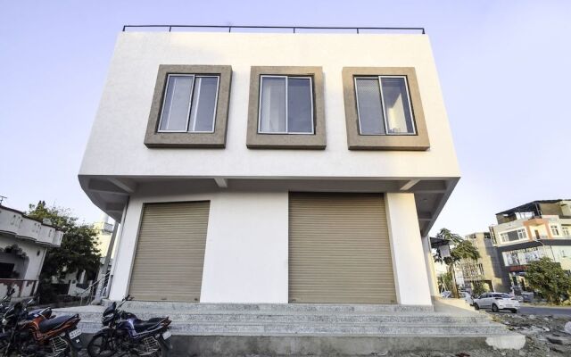 OYO 26580 Hari Krishna Palace