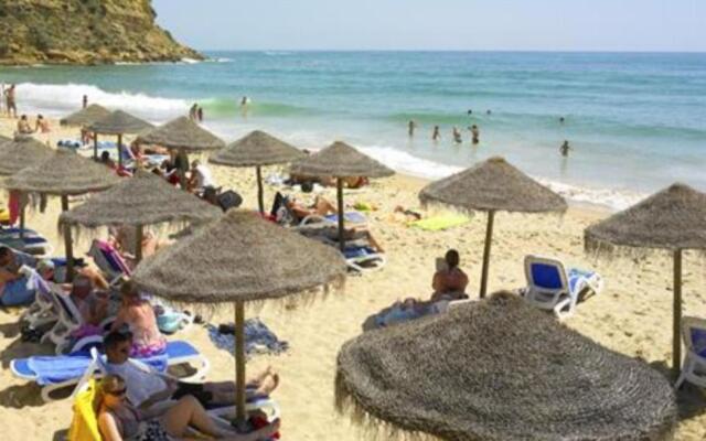 Studio Free Parking 300m Walking to Beach Burgau