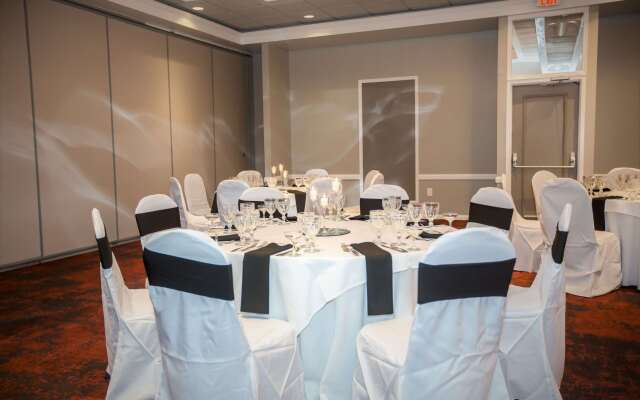 Ramada Hotel & Conference Center by Wyndham Jacksonville