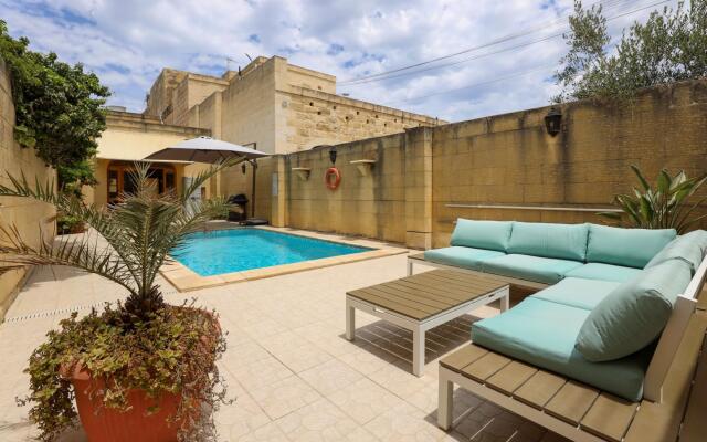 Superb Maltese Farmhouse with Private Pool