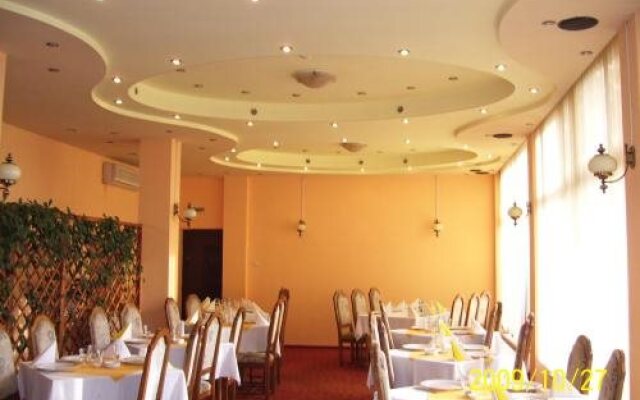 Hotel Everest
