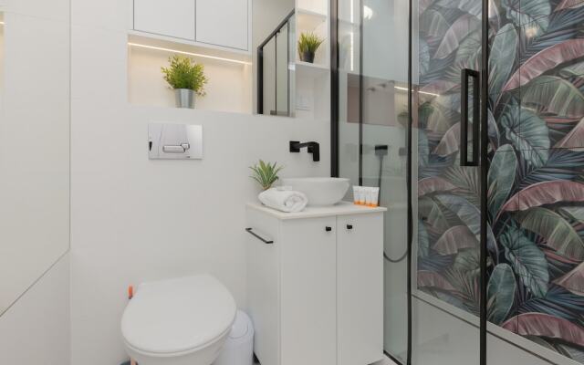 Art Deco Apartment Warsaw by Renters