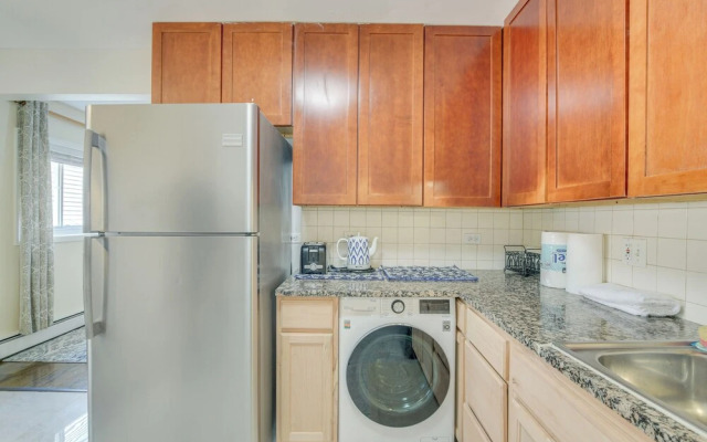 Walk to Train: Convenient Skokie Condo!