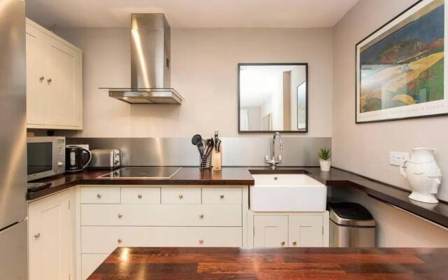 Stylish 2 Bed in Central London, sleeps 6