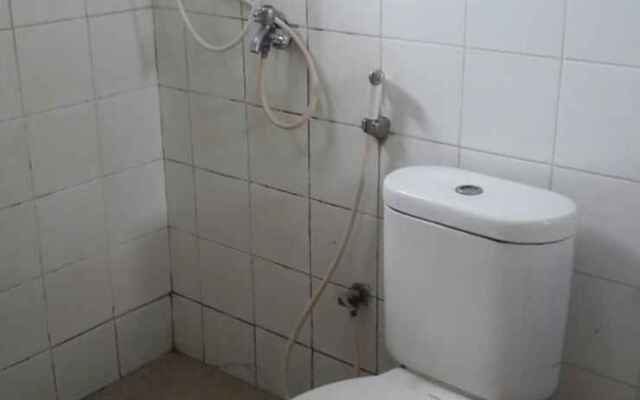 Ester Room Apartemen Kebagusan City