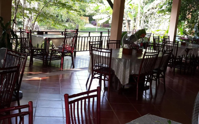 Ingnatee Resort (SHA Extra Plus)