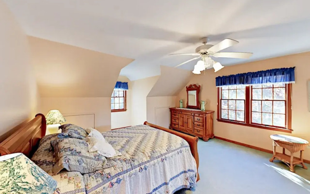 Cape Cod Bay - 4 Br Home