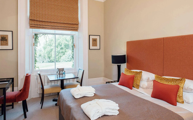 Oatlands Park Hotel