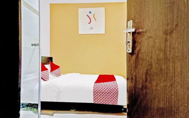 Super OYO 90692 Point Hostel