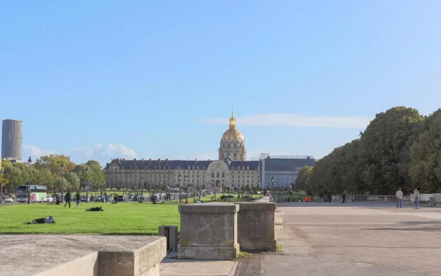 Eiffel Tower Royal Apartment