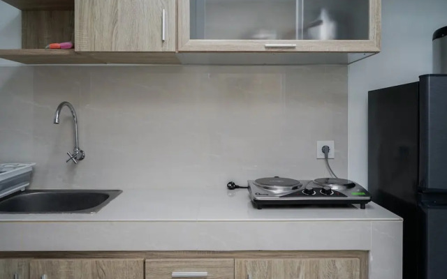 Cozy and Nice Studio Apartment at Springwood Residence