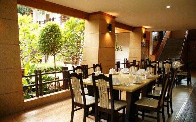 Juntra Resort and Hotel