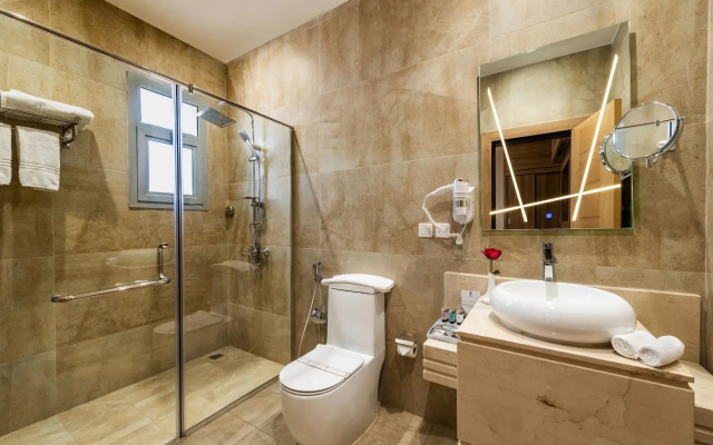 Sunday Luxury Central formerly Anan hotel