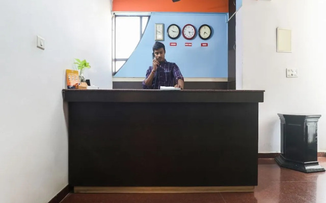 Oyo 29638 Gmr 18 Hotel