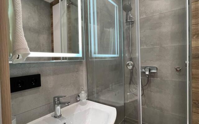 Lucky Room on Maloe Ponizovye street