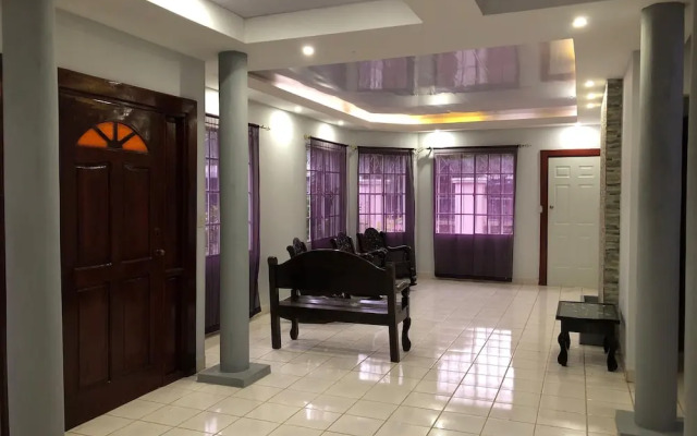 Friendly 4-bed House in Managua