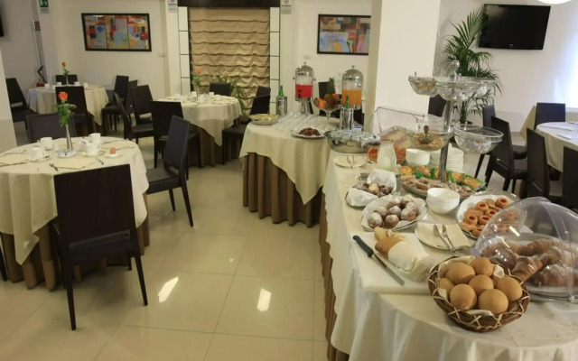 La Costiera Hotel