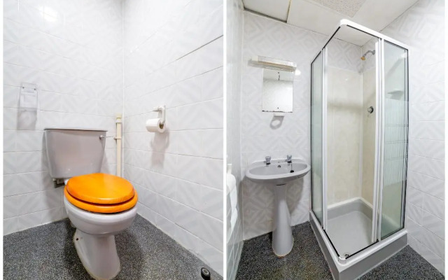 OYO The Golden Cheval Hotel
