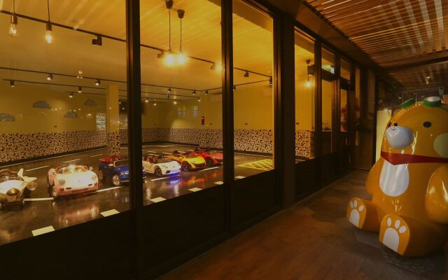 Slow Wow Hot Spring Hotel