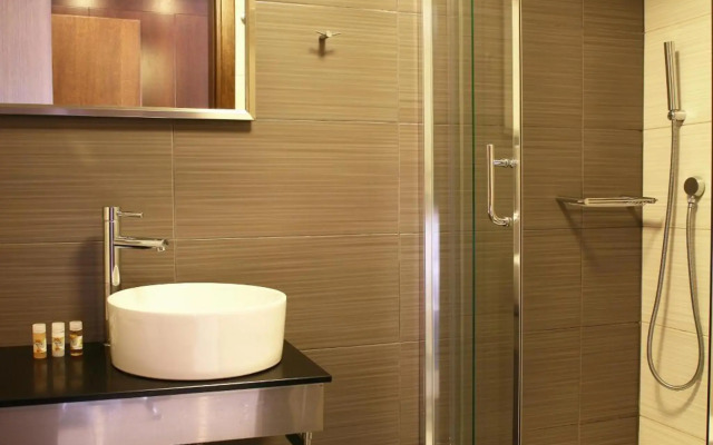 Golden Beach Hotel