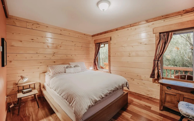 21GS - Log Cabin - Pets Ok - Sleeps 6