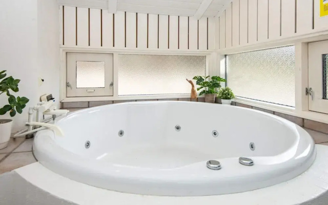 Cozy Holiday Home in Ebeltoft near Sea