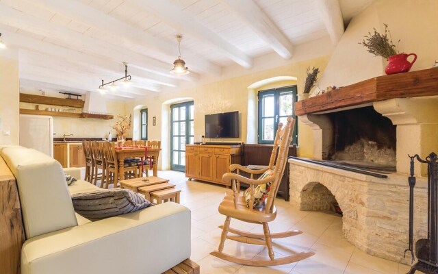 Awesome Home in Sisan With Wifi and 2 Bedrooms
