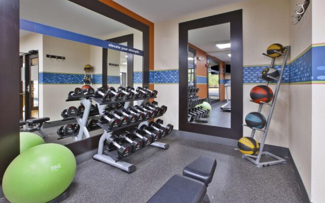 Hampton Inn Commerce Novi