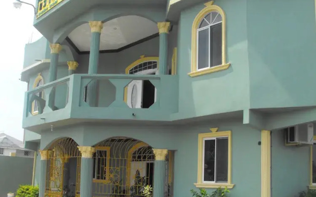 Hotel Tropik Leadonna