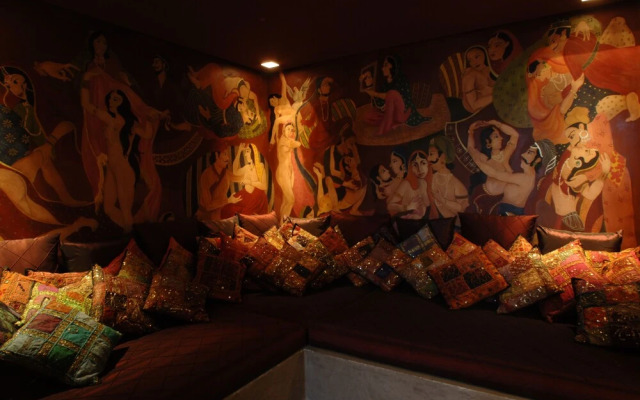 Des Arts Resort & Spa