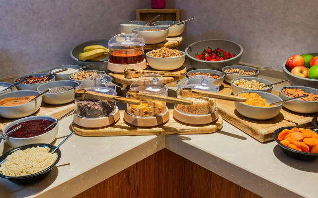 Doubletree By Hilton Amman Hotel & Residences