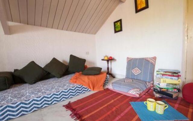Retreat on Cloud 9 by Vista Rooms