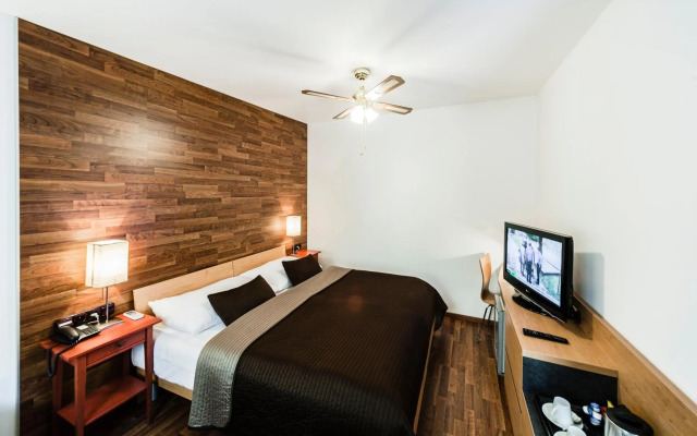 Batman’s Hill on Collins