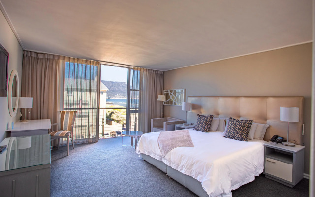 Lagoon Beach Hotel & Spa