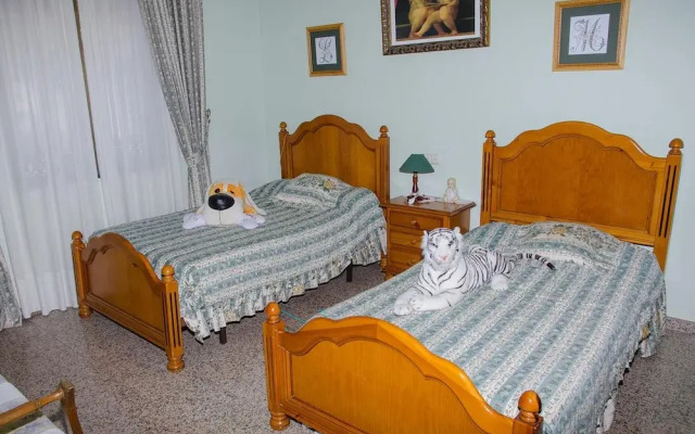 Chalet With 4 Bedrooms in Montemayor, With Wonderful City View, Privat