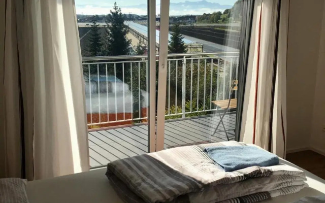 Moderne Wohnung mit Bergsicht