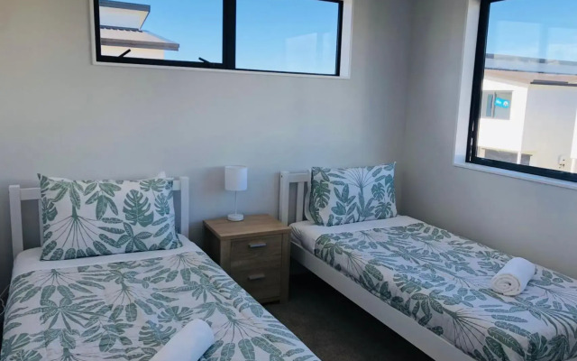 Modern & Luxurious Home 3